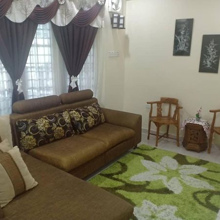 Kh Homestay Comfy N Calm Seri Manjung Dış mekan fotoğraf