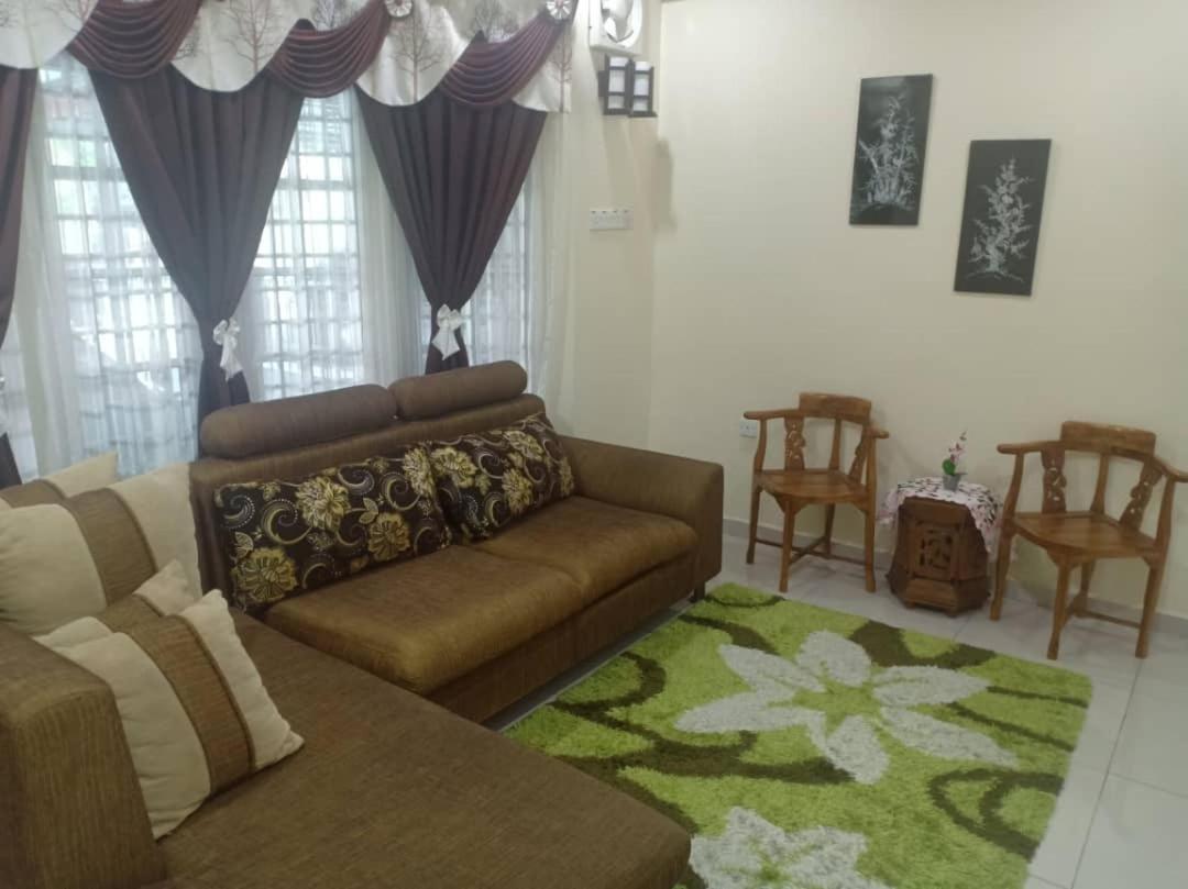 Kh Homestay Comfy N Calm Seri Manjung Dış mekan fotoğraf