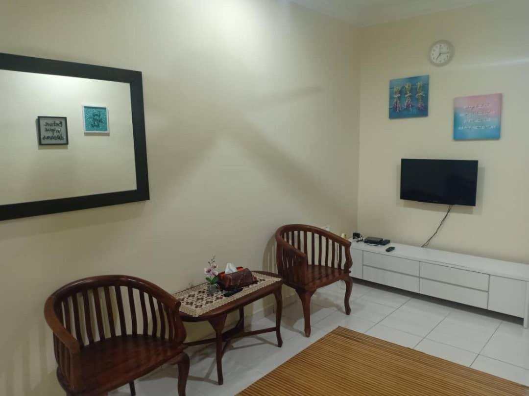 Kh Homestay Comfy N Calm Seri Manjung Dış mekan fotoğraf