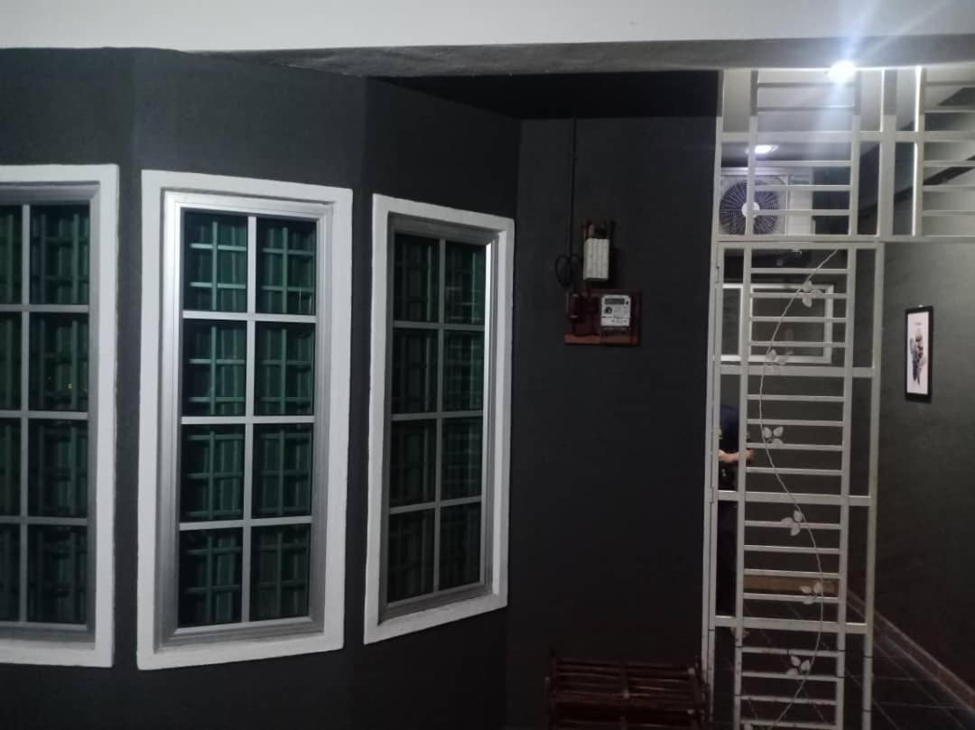 Kh Homestay Comfy N Calm Seri Manjung Dış mekan fotoğraf