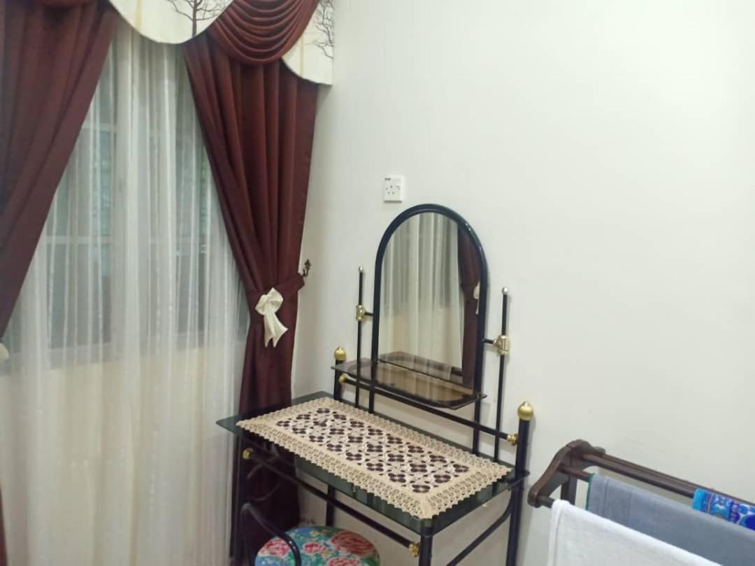 Kh Homestay Comfy N Calm Seri Manjung Dış mekan fotoğraf