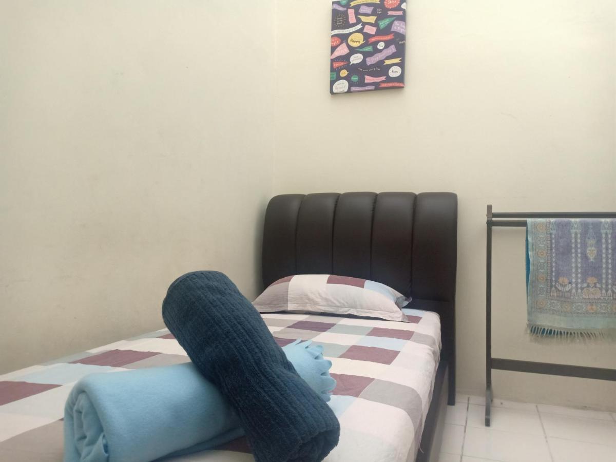 Kh Homestay Comfy N Calm Seri Manjung Dış mekan fotoğraf